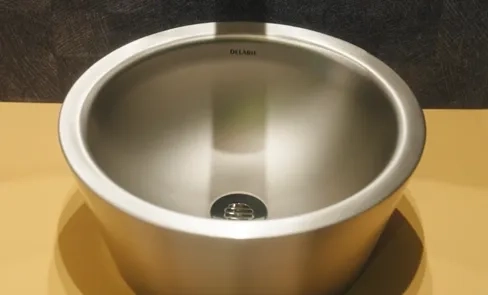 Odkryj wideo przedstawiające designerską umywalkę ALGUI, która stanowi prawdziwy element dekoracyjny w twojej przestrzeni sanitarnej.